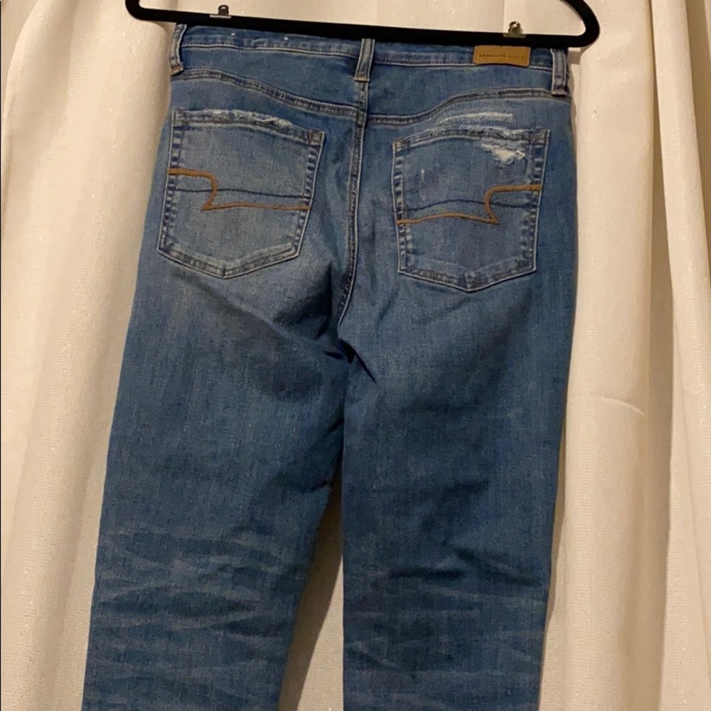 American Eagle women’s ripped jeans - Picture 2 of 2